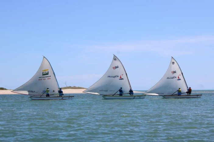SEGUNDA ETAPA DO 1º CAMPEONATO DE REGATAS MOVIMENTA A ORLA ARATUÁ EM GUAMARÉ