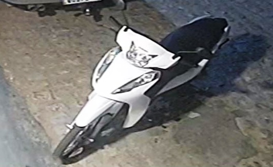 MOTO É TOMADA DE ASSALTO EM BAIXA DO MEIO
