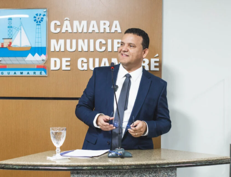 Prefeito Hélio do Povo concede reajuste tão esperado aos professores de Guamaré