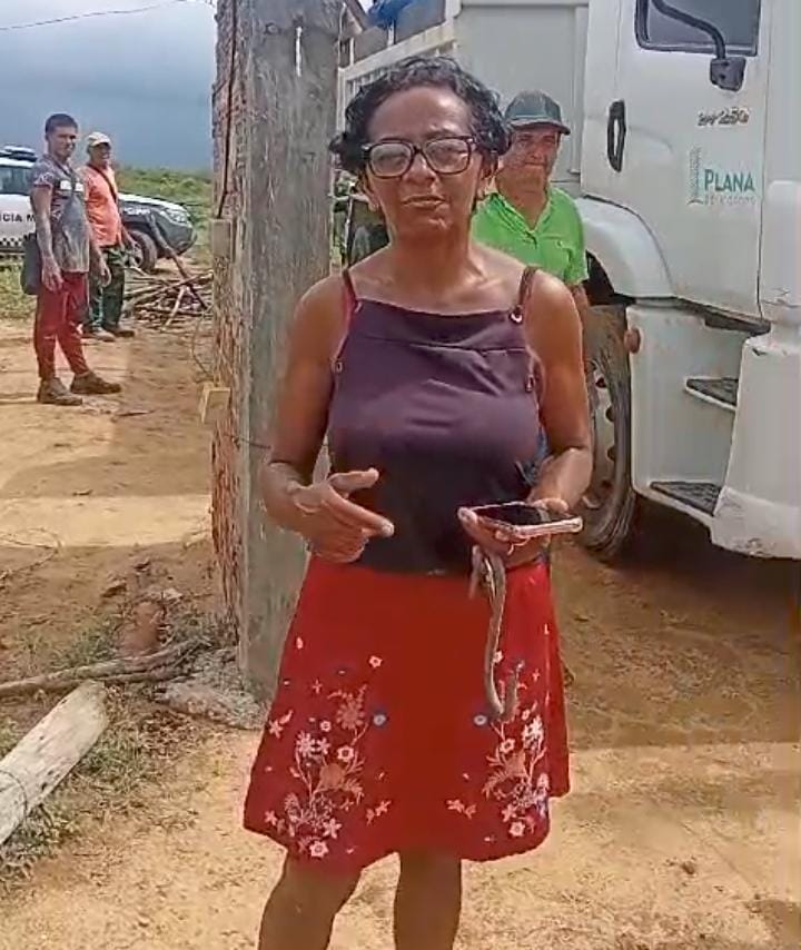 Homem Espera Família Concluir Construção para Reivindicar Terreno na Justiça.