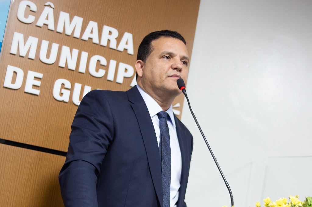 PREFEITO HÉLIO WILLAMY VAI À CÂMARA DE VEREADORES PARA LEITURA DA MENSAGEM ANUAL